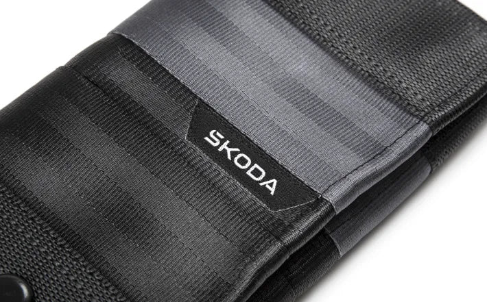Portofel dama Skoda, din centuri auto reciclate, anthracit/gri deschis - Skoda Shop