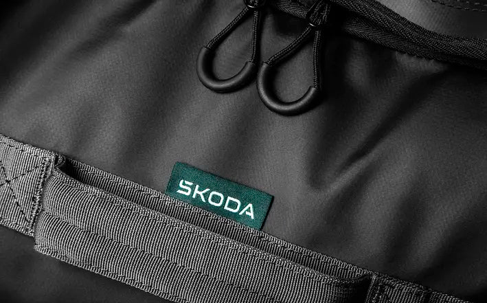 Geanta de Voiaj Skoda cu Roti - 90L, Impermeabila, Neagra - Skoda Shop