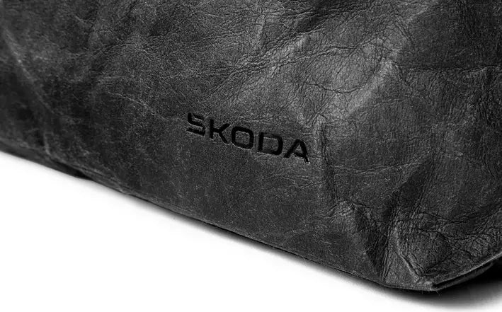 Rucsac ECO negru Škoda, 100% reciclabil, 18L, din fibre de celuloză - Skoda Shop